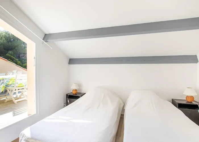 Chateau De La Madrague-2 By Interhome شقة